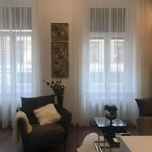  Apartment Cozy App Heart