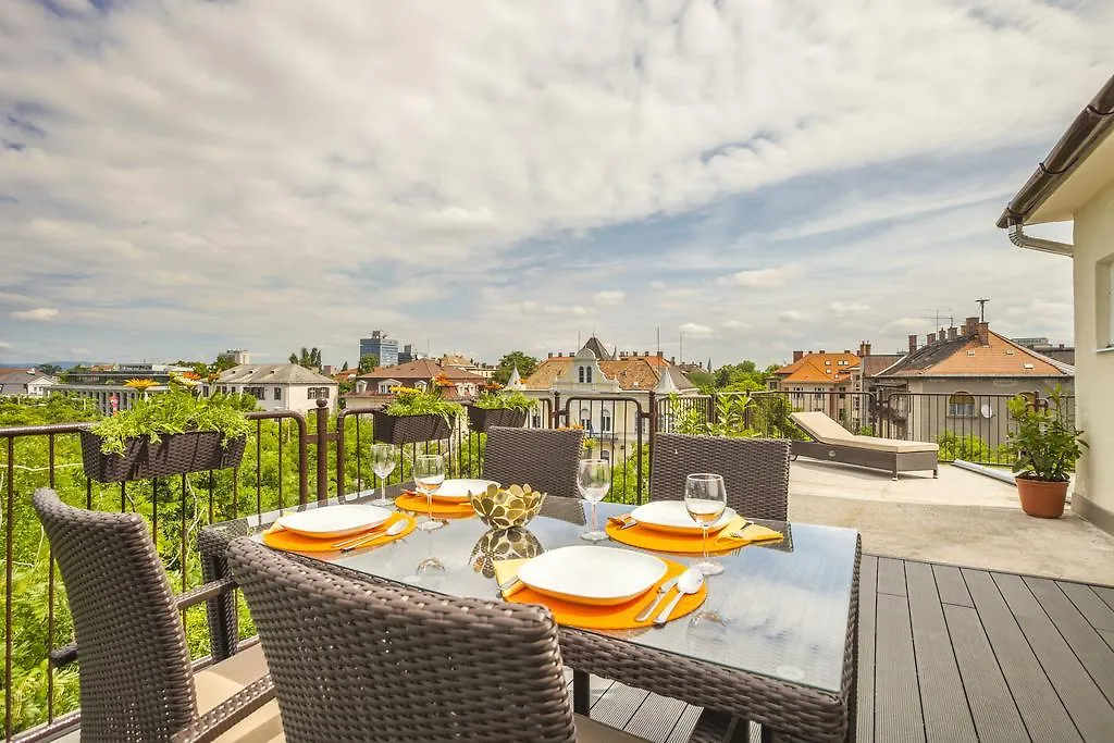Terrace Apartments At City Park 부다페스트 헝가리