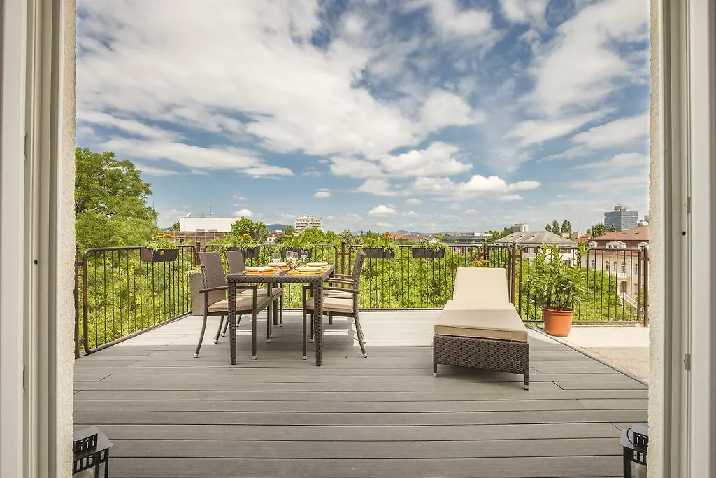 Terrace Apartments At City Park Budapest